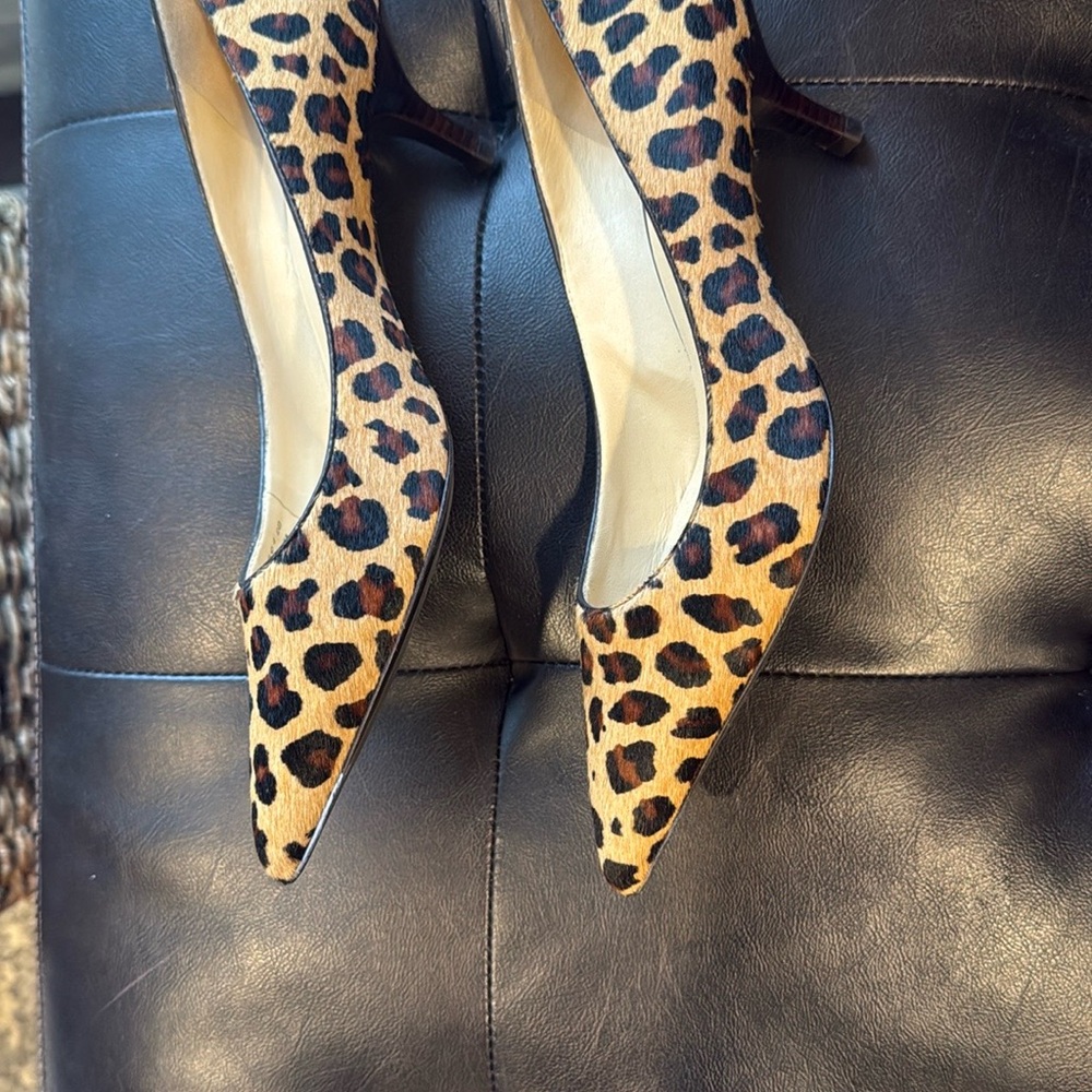 Chic Cole Haan Calfhair Leopard Print 2” Heels 👠 with Nike Air Technology Sz 9 - Picture 5 of 6